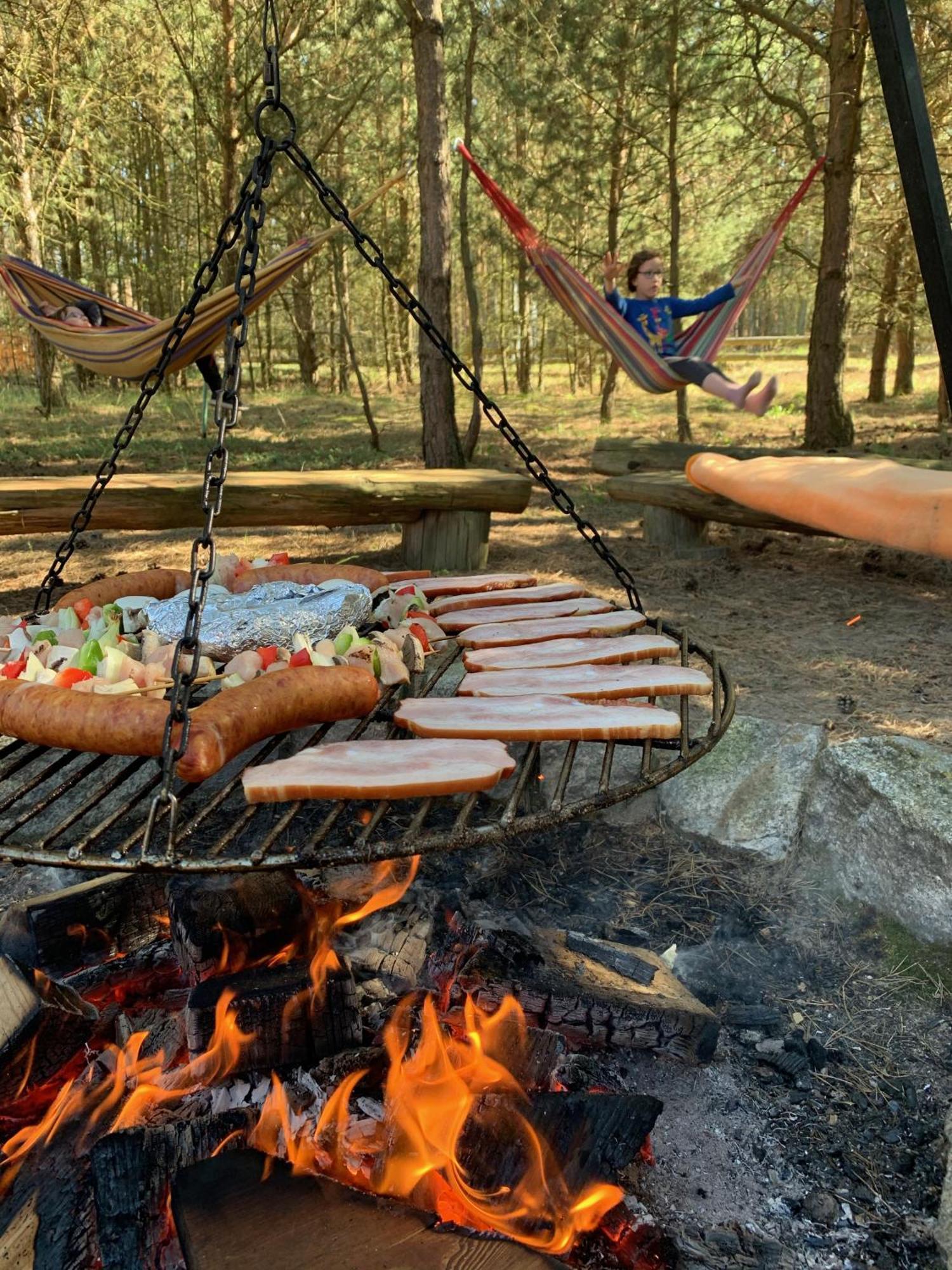 Domek Na Drzewie W Dolinie Uradu Villa Exteriör bild